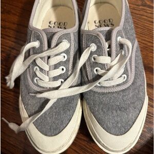 Sneakers Good News worn twice size 4UK.